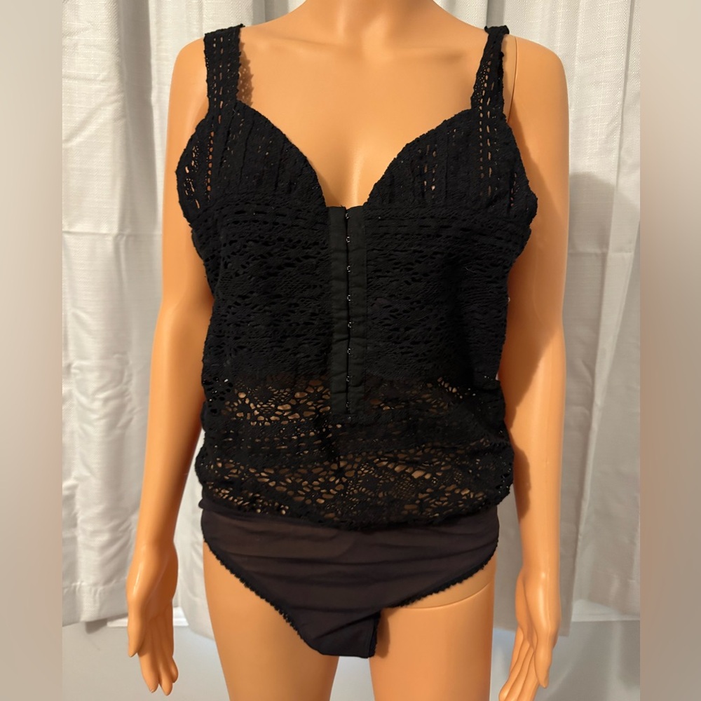 Cool Free People size XS Hooked On black crochet lace bodysuit NWOT